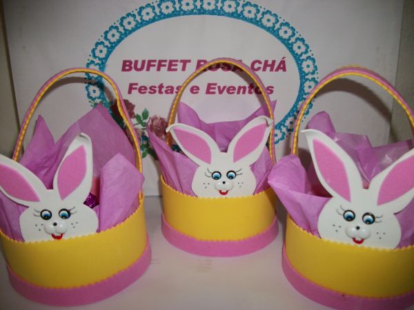 Cestinhas com ovos de chocolate